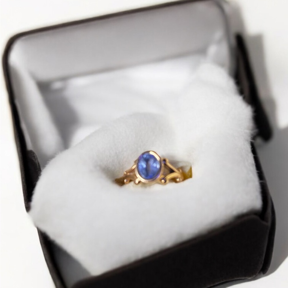 Vintage-inspired Lavender Sapphire Ring